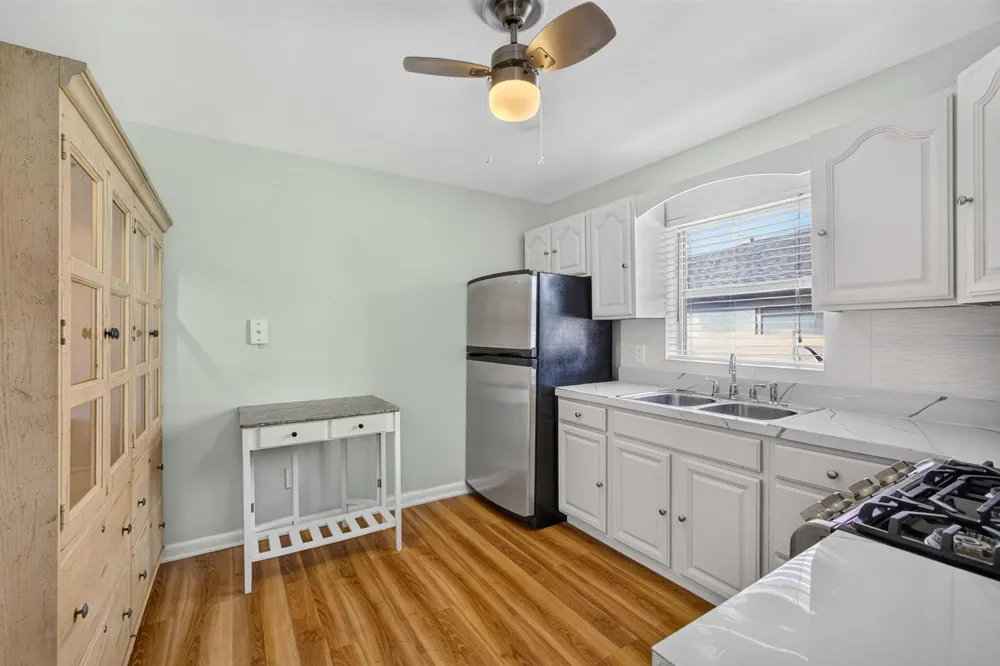 1547 W 10TH STREET Riviera Beach, FL 33404