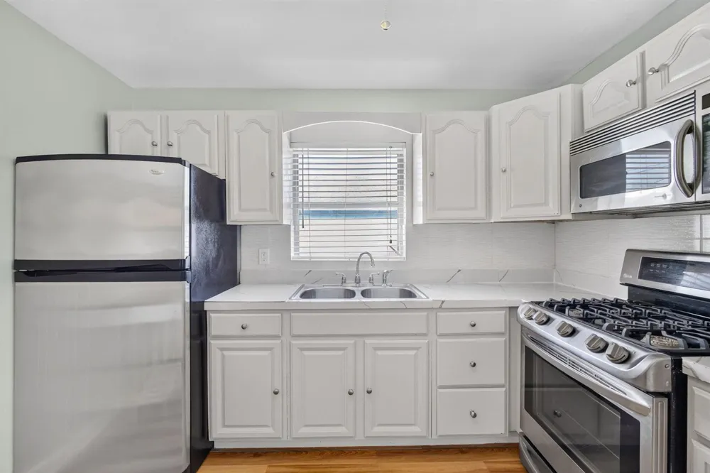 1547 W 10TH STREET Riviera Beach, FL 33404