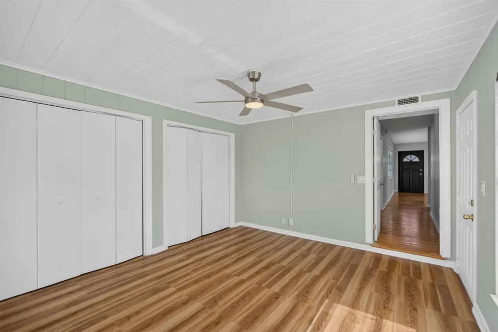 1547 W 10TH STREET Riviera Beach, FL 33404