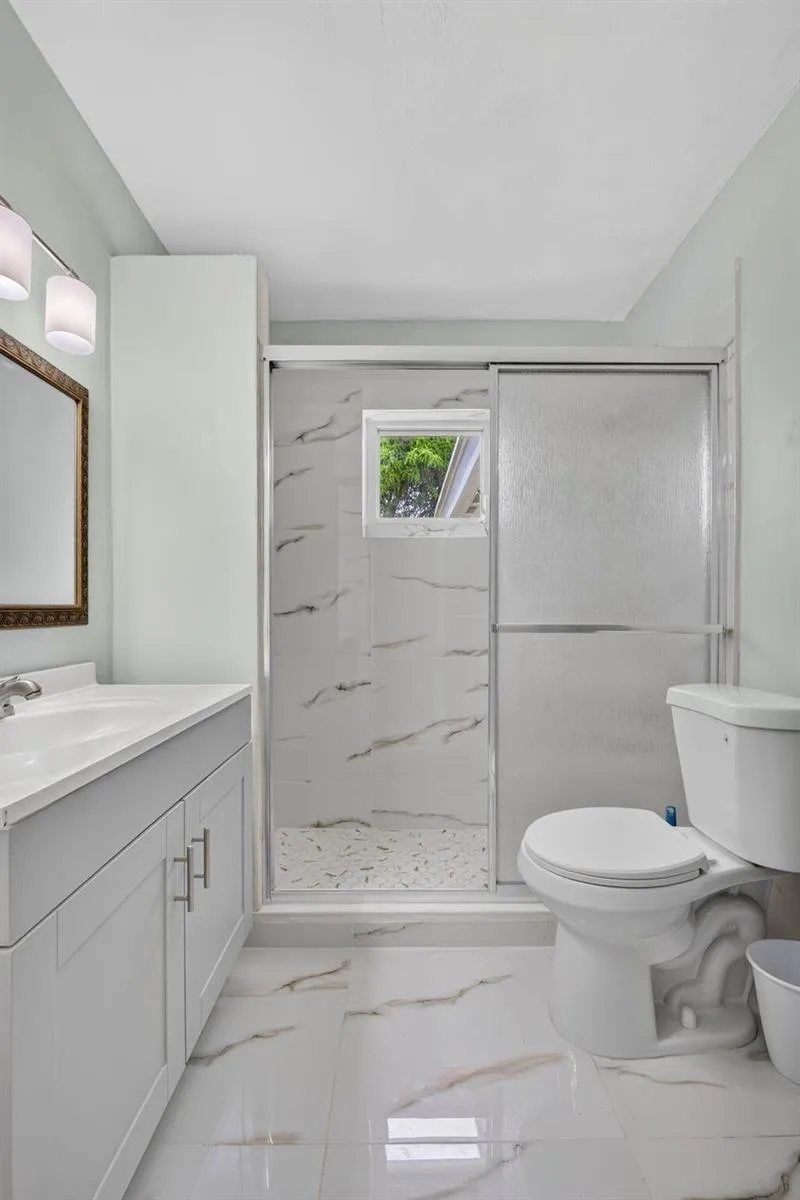 1547 W 10TH STREET Riviera Beach, FL 33404
