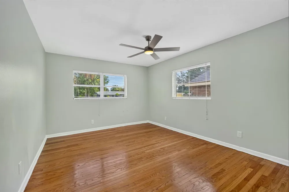 1547 W 10TH STREET Riviera Beach, FL 33404