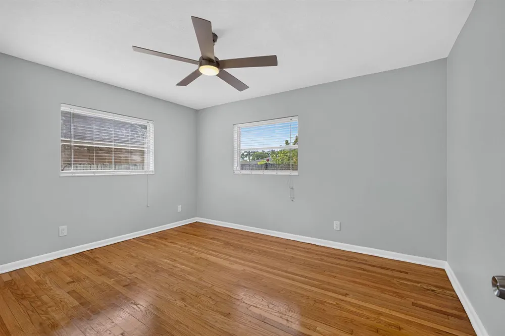 1547 W 10TH STREET Riviera Beach, FL 33404