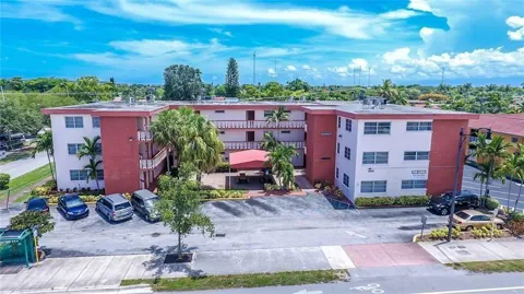 4800 Hollywood Boulevard #3E
