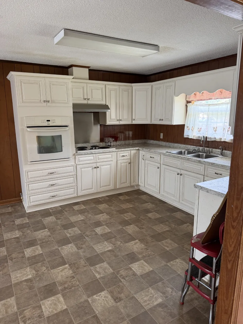 1756 Crazy Doe Rd Lexington, TN 38351