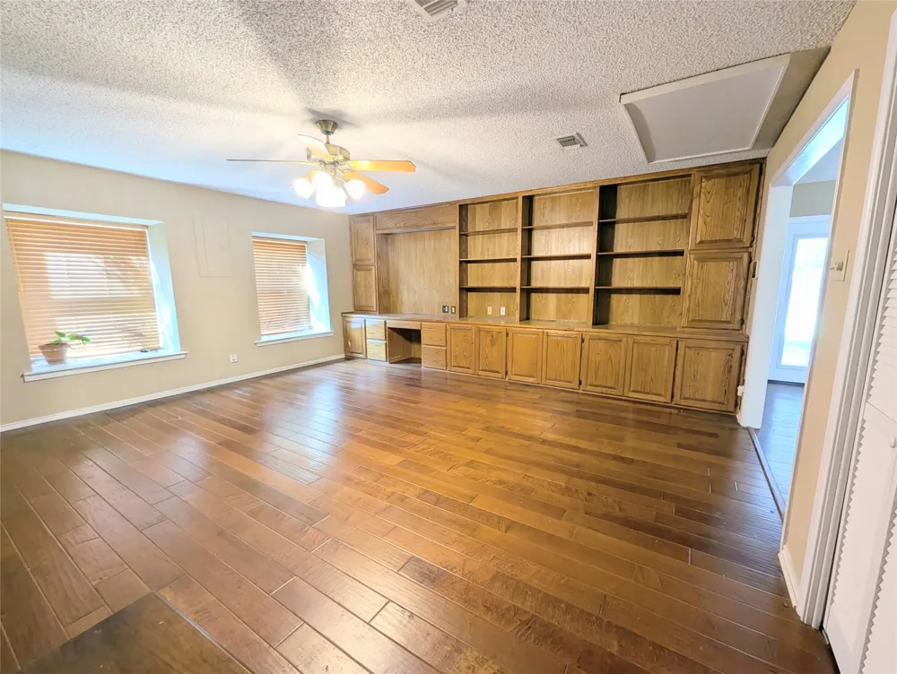 2100 Rough Creek Court Granbury, TX 76048
