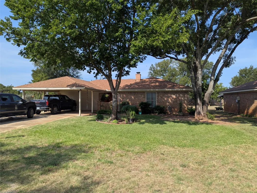 2100 Rough Creek Court Granbury, TX 76048