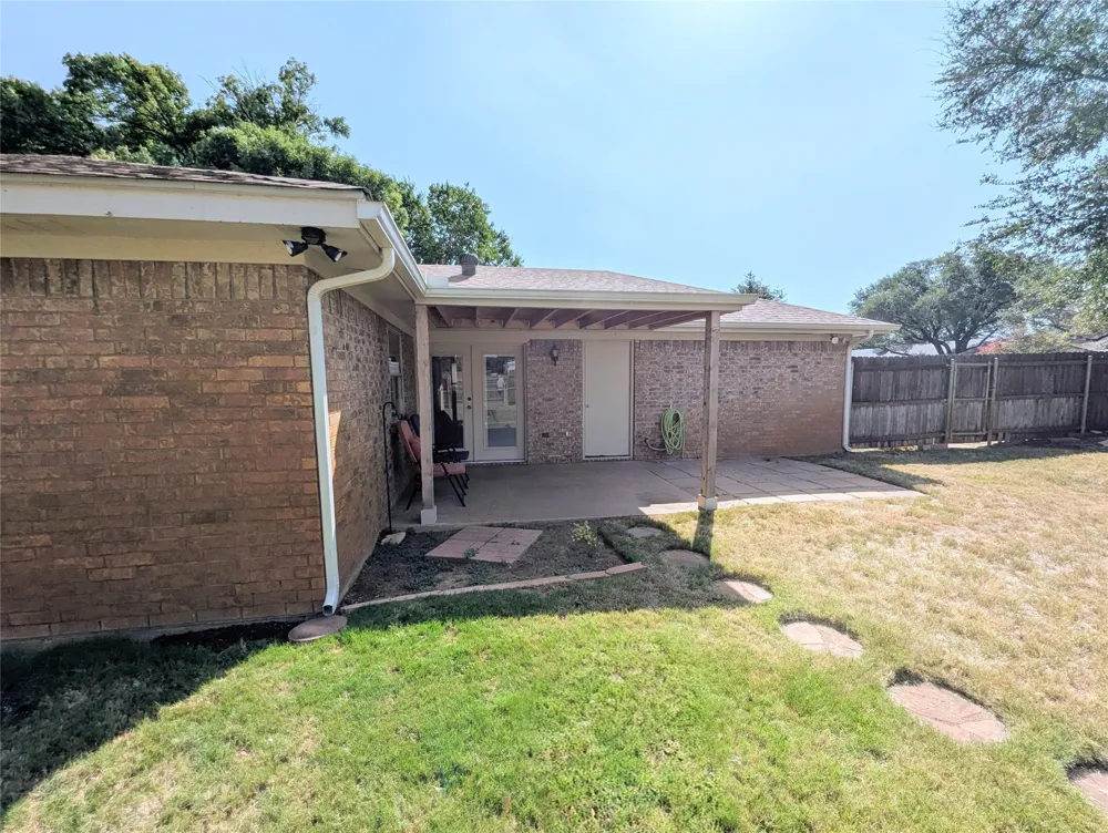 2100 Rough Creek Court Granbury, TX 76048