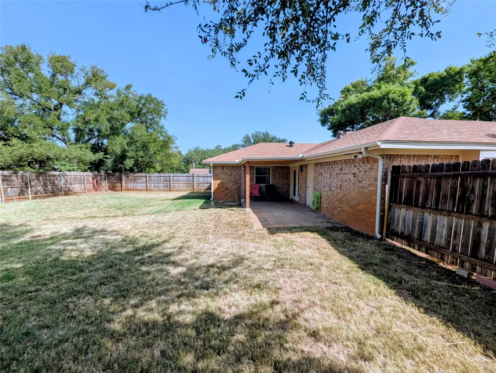 2100 Rough Creek Court Granbury, TX 76048