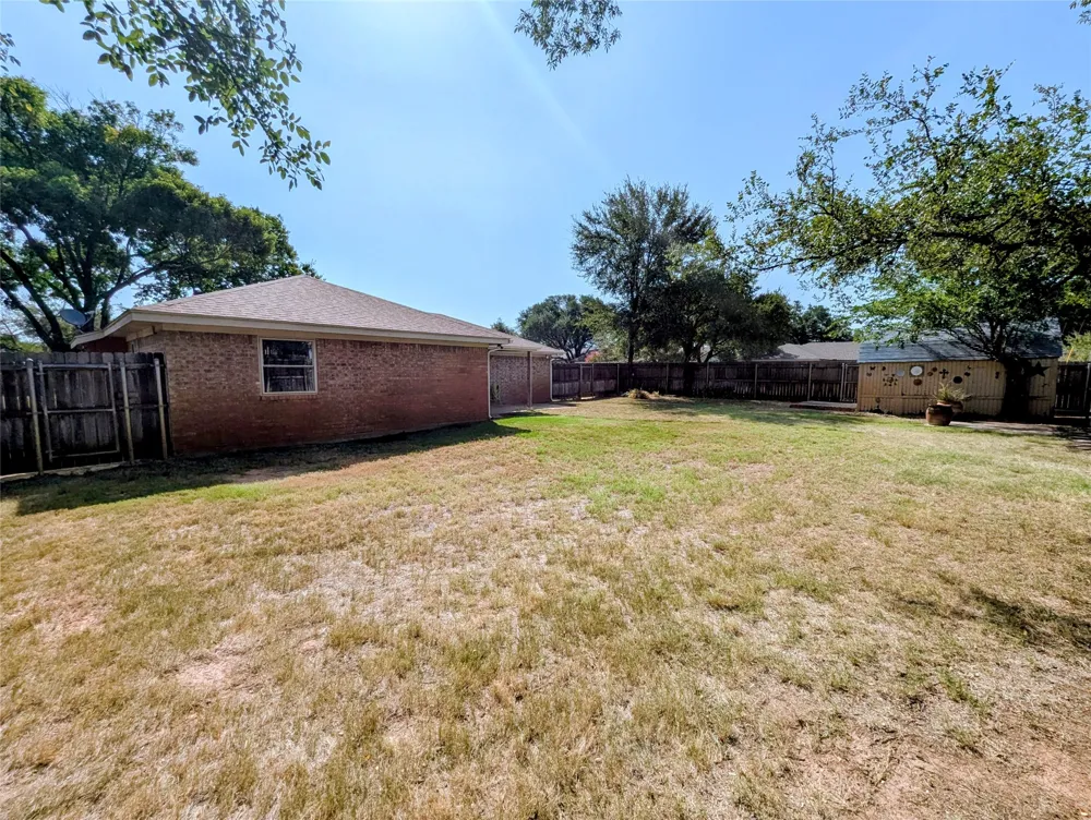 2100 Rough Creek Court Granbury, TX 76048