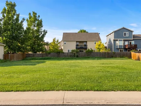 833 Cliffrose Way