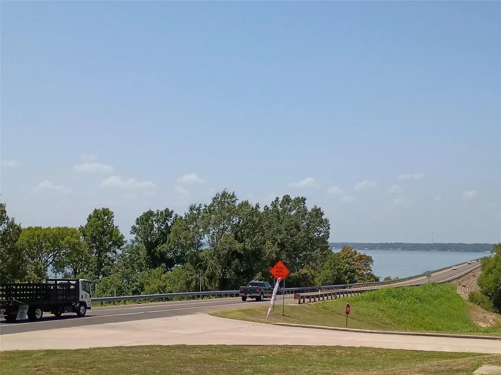 110 Pine Point Circle Onalaska, TX 77360