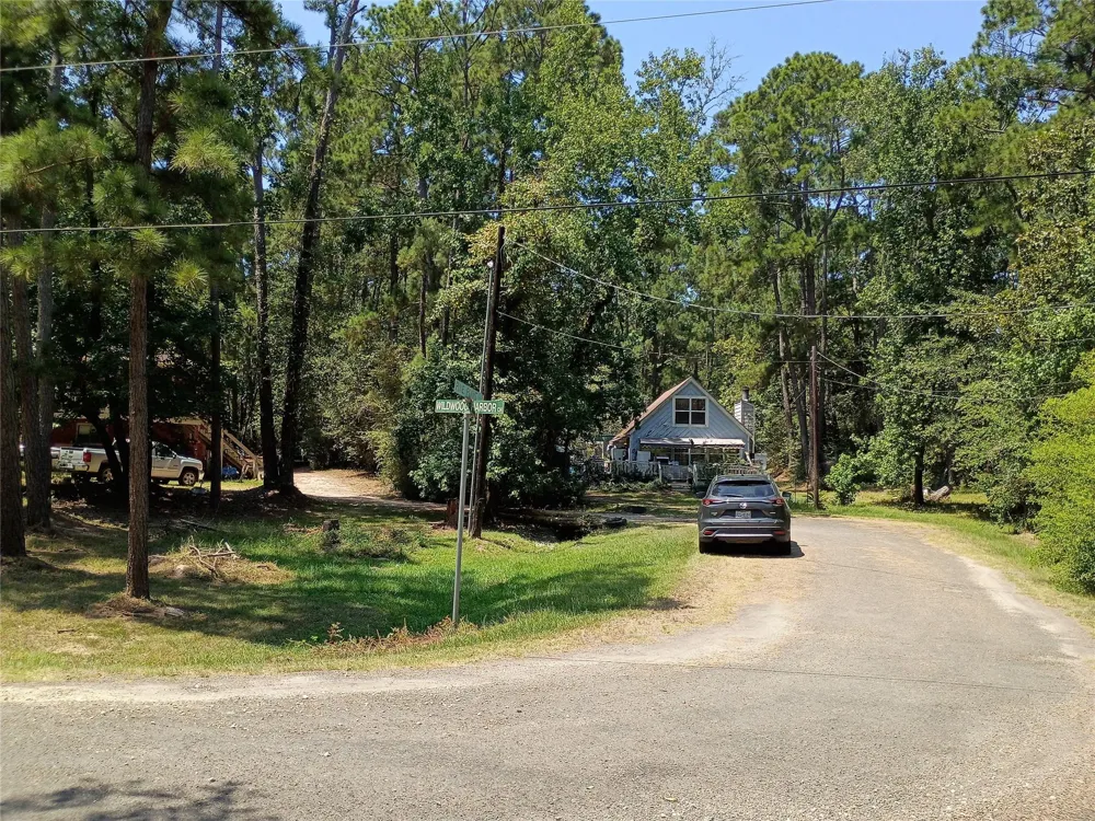 110 Pine Point Circle Onalaska, TX 77360