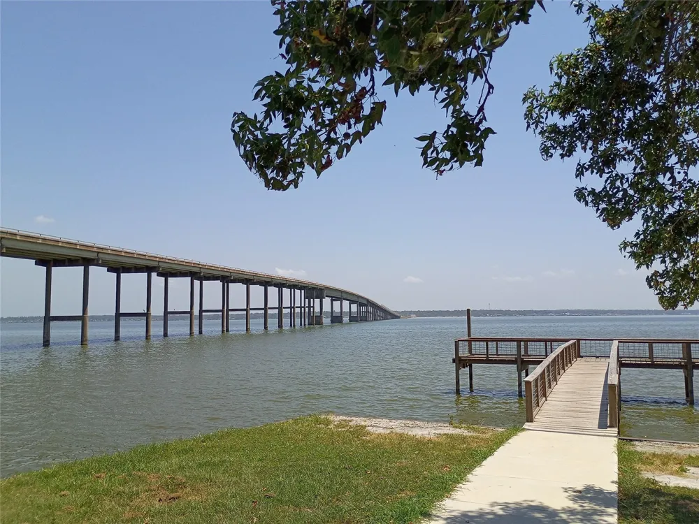 110 Pine Point Circle Onalaska, TX 77360