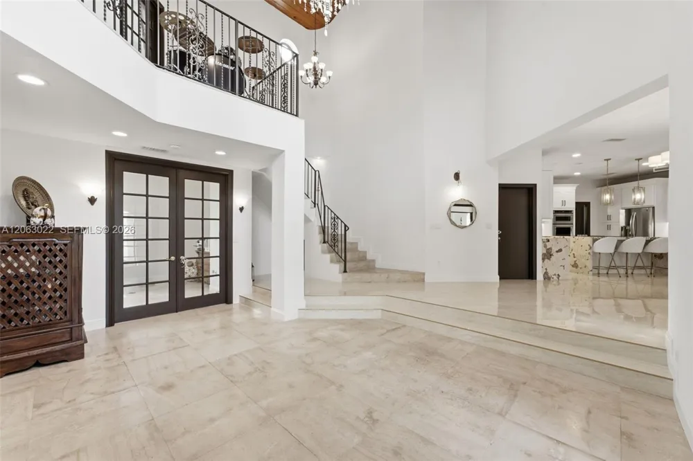 8215 Grand Canal Dr Miami, FL 33144