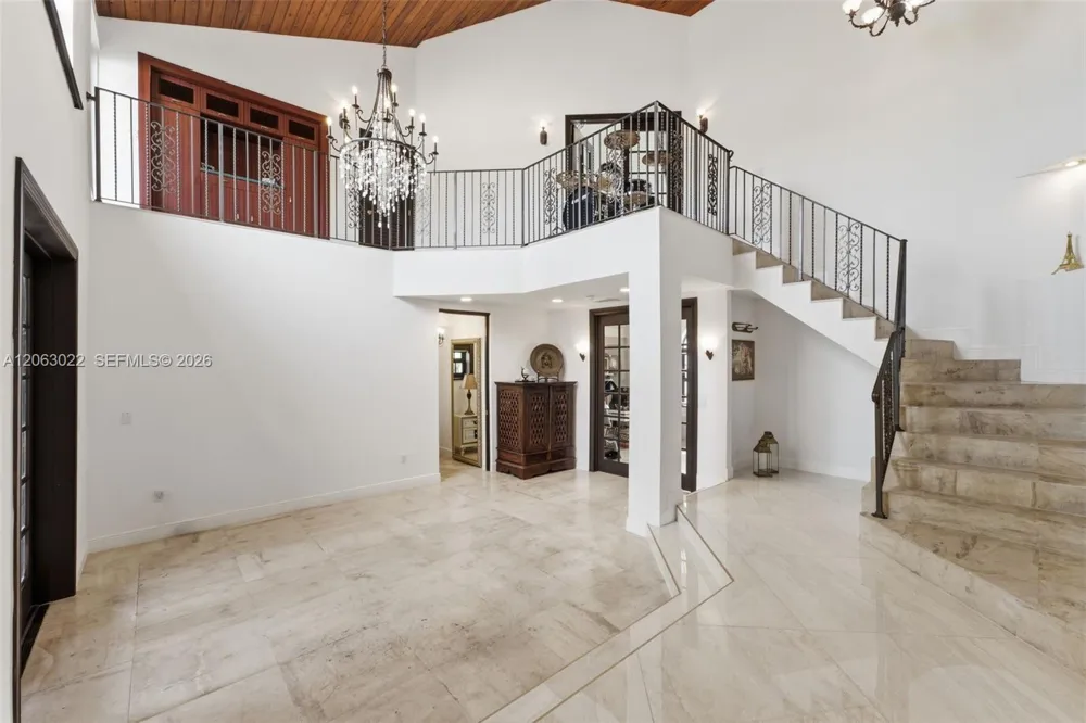 8215 Grand Canal Dr Miami, FL 33144