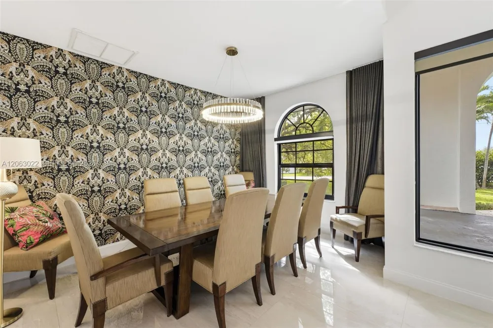 8215 Grand Canal Dr Miami, FL 33144