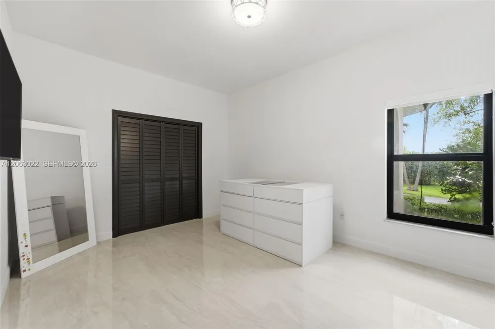 8215 Grand Canal Dr Miami, FL 33144
