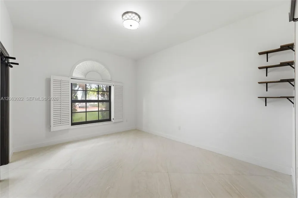 8215 Grand Canal Dr Miami, FL 33144