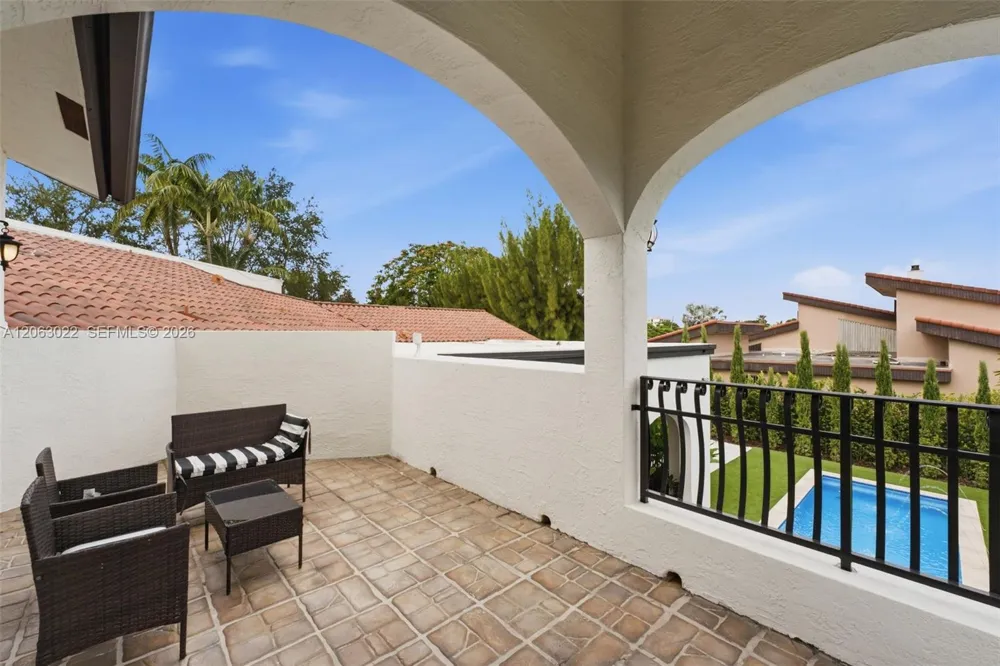 8215 Grand Canal Dr Miami, FL 33144
