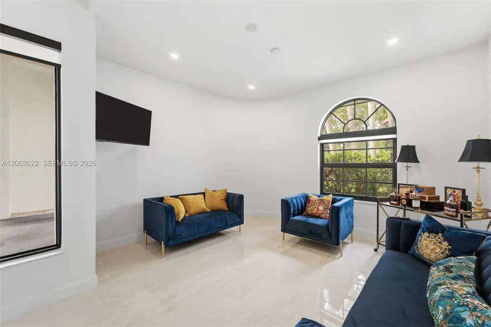 8215 Grand Canal Dr Miami, FL 33144