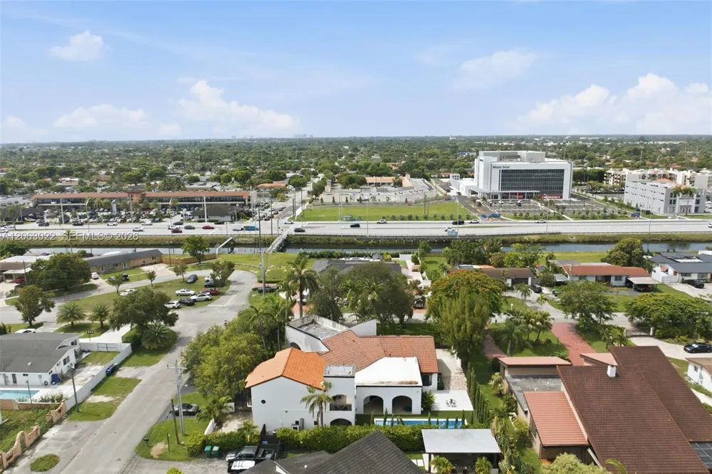 8215 Grand Canal Dr Miami, FL 33144