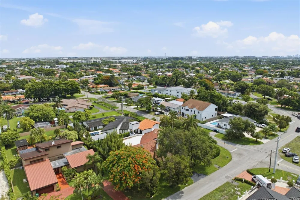 8215 Grand Canal Dr Miami, FL 33144