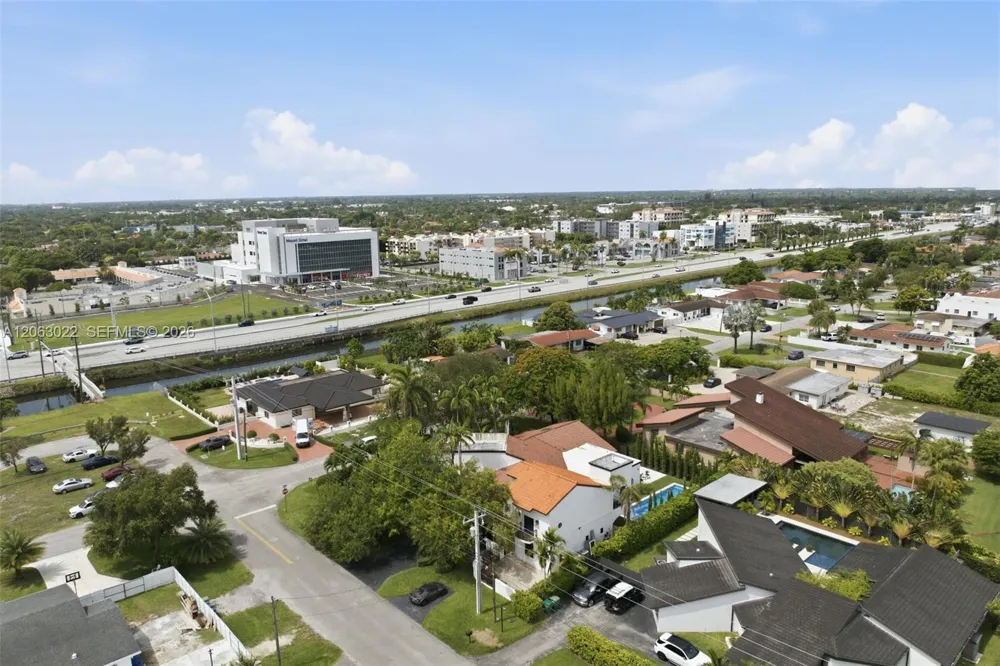 8215 Grand Canal Dr Miami, FL 33144