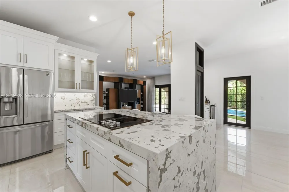 8215 Grand Canal Dr Miami, FL 33144
