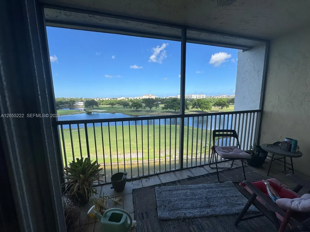3100 W Rolling Hills Cir #709 Davie, FL 33328