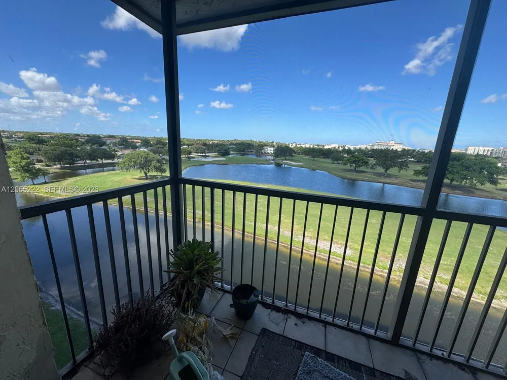 3100 W Rolling Hills Cir #709 Davie, FL 33328