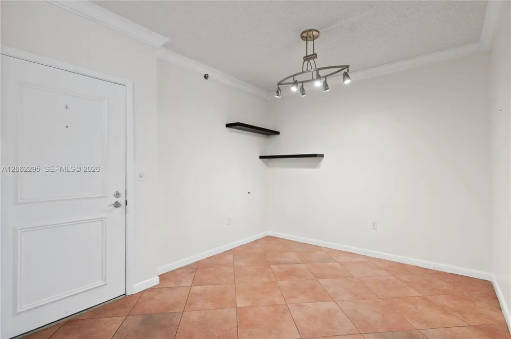 19701 E Country Club Dr #5105 Aventura, FL 33180