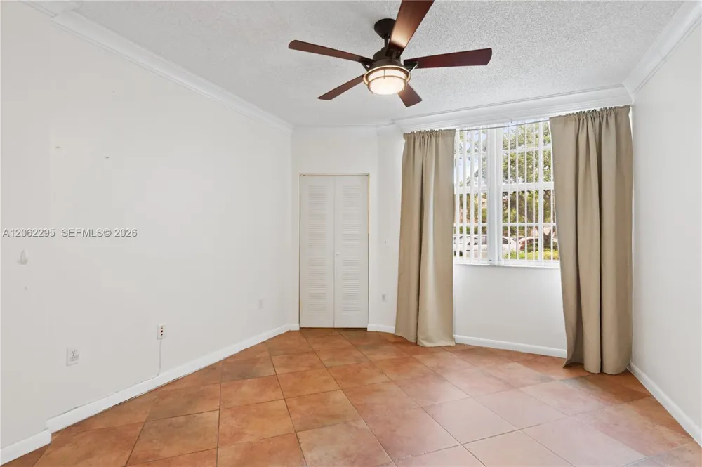 19701 E Country Club Dr #5105 Aventura, FL 33180