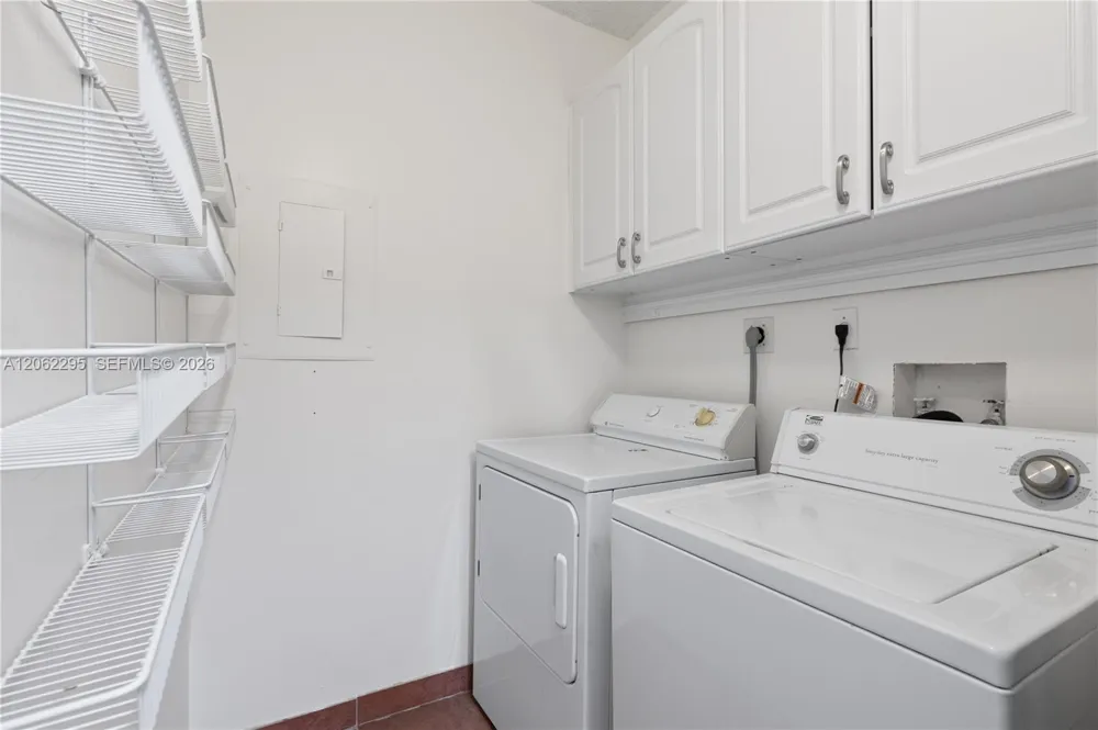 19701 E Country Club Dr #5105 Aventura, FL 33180