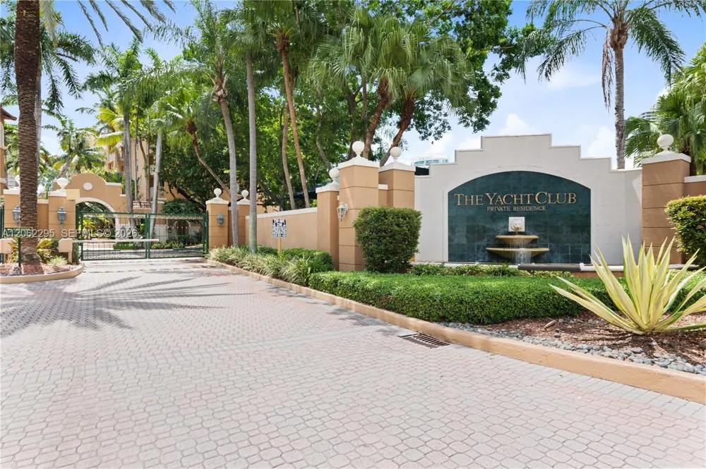 19701 E Country Club Dr #5105 Aventura, FL 33180