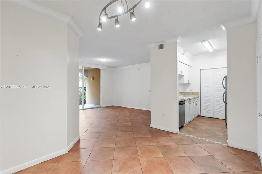 19701 E Country Club Dr #5105 Aventura, FL 33180