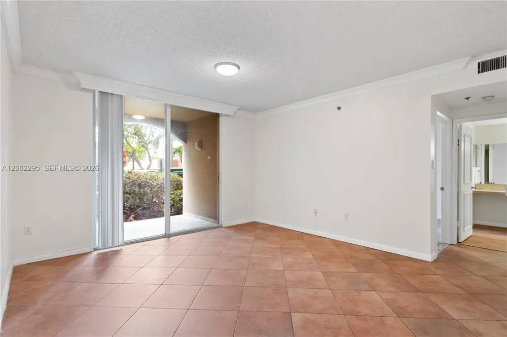 19701 E Country Club Dr #5105 Aventura, FL 33180