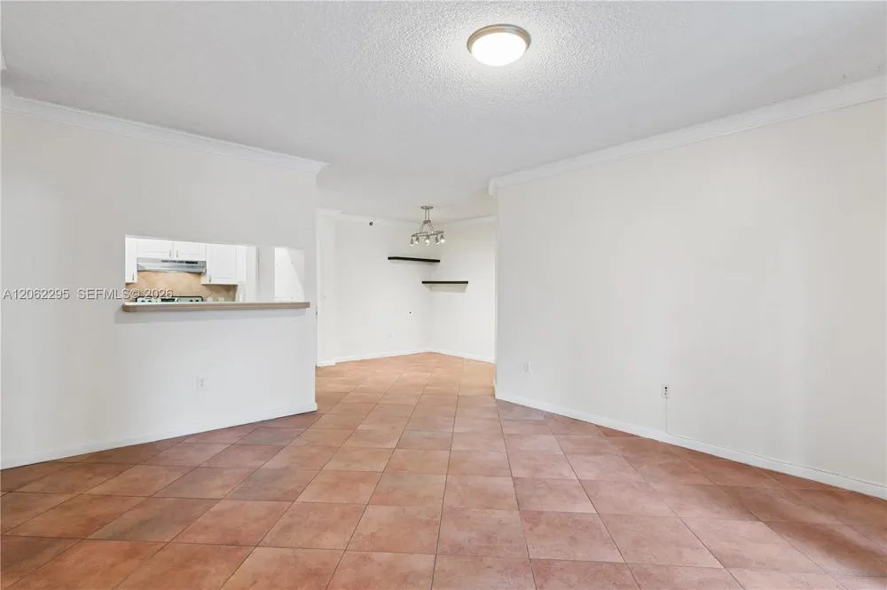 19701 E Country Club Dr #5105 Aventura, FL 33180