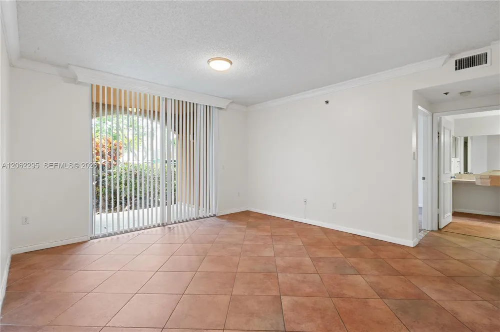 19701 E Country Club Dr #5105 Aventura, FL 33180