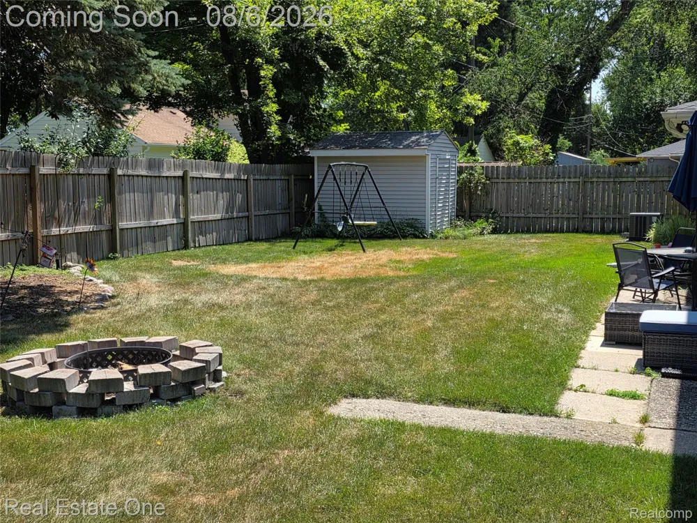 3239 Fox Boulevard Commerce Charter Township, MI 48382