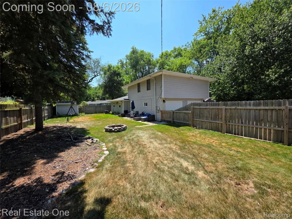 3239 Fox Boulevard Commerce Charter Township, MI 48382