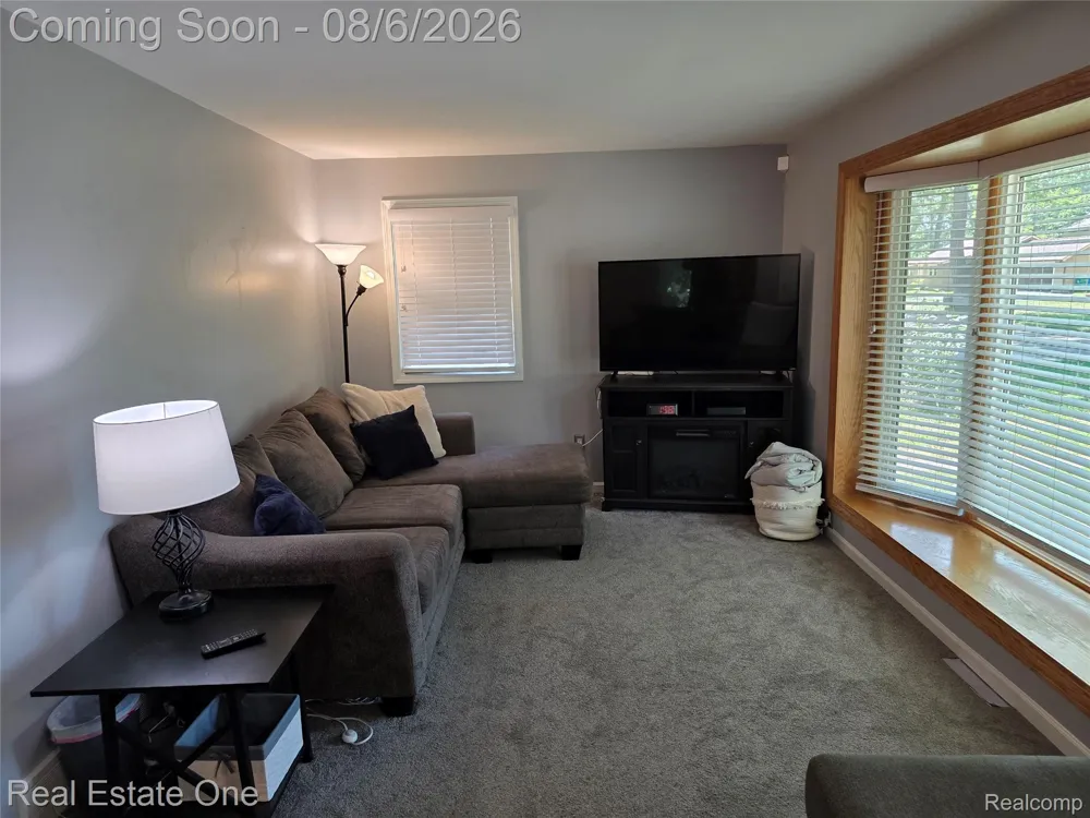 3239 Fox Boulevard Commerce Charter Township, MI 48382