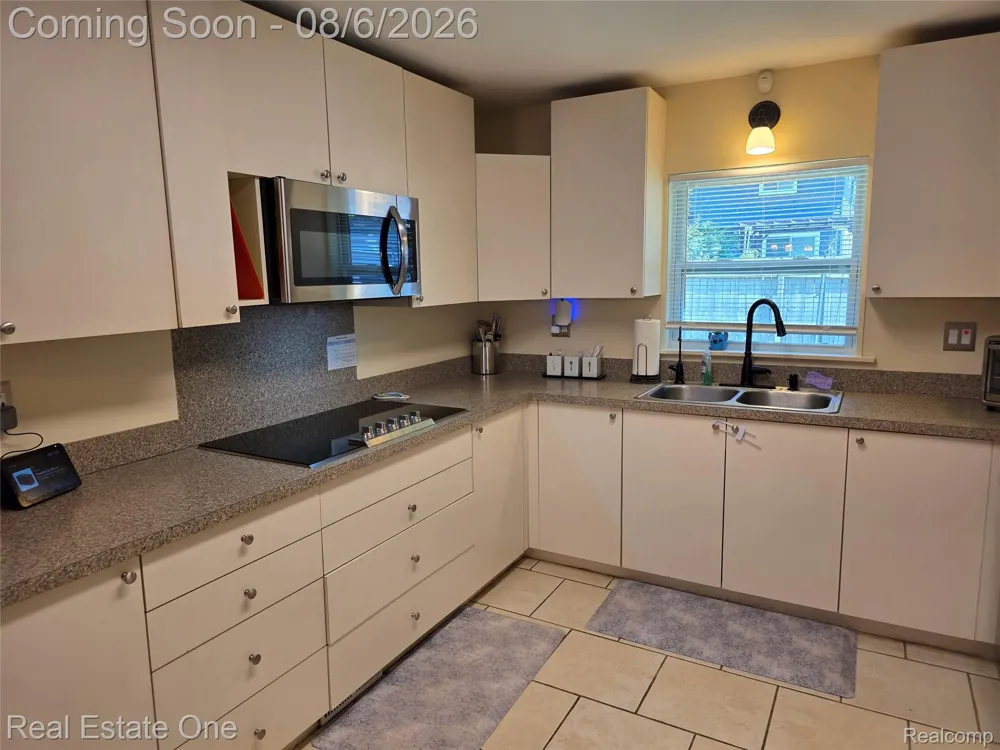 3239 Fox Boulevard Commerce Charter Township, MI 48382