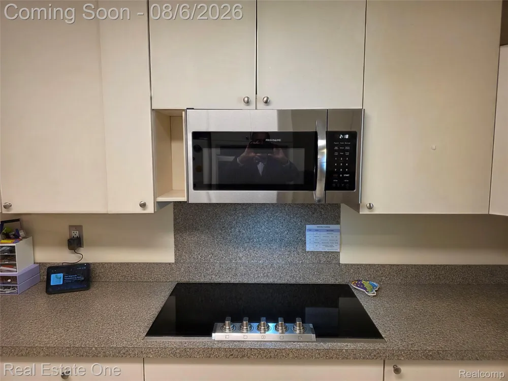 3239 Fox Boulevard Commerce Charter Township, MI 48382
