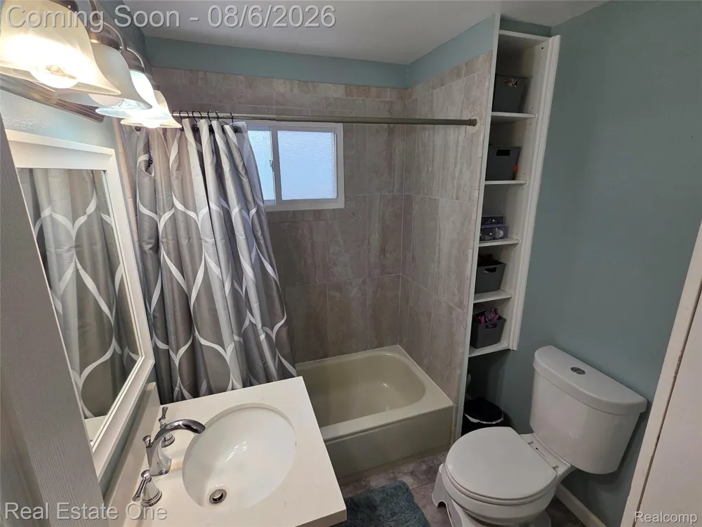 3239 Fox Boulevard Commerce Charter Township, MI 48382