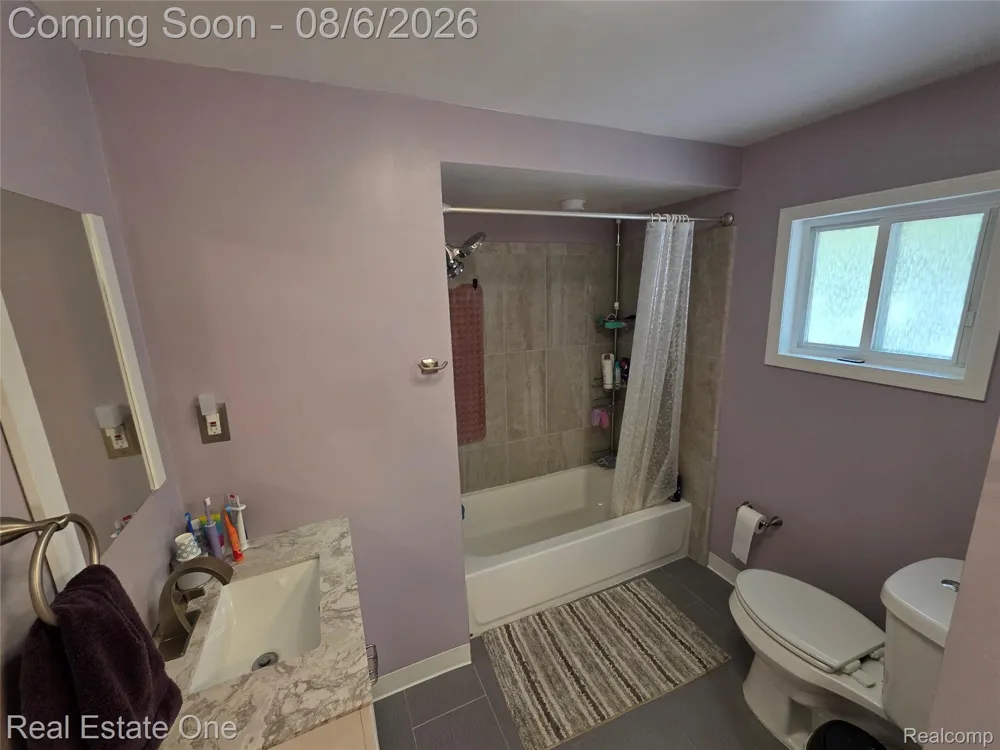3239 Fox Boulevard Commerce Charter Township, MI 48382