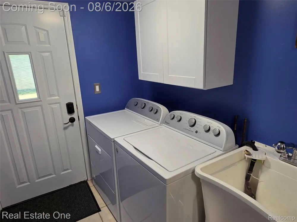 3239 Fox Boulevard Commerce Charter Township, MI 48382