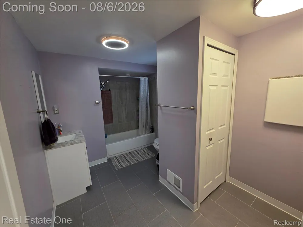 3239 Fox Boulevard Commerce Charter Township, MI 48382