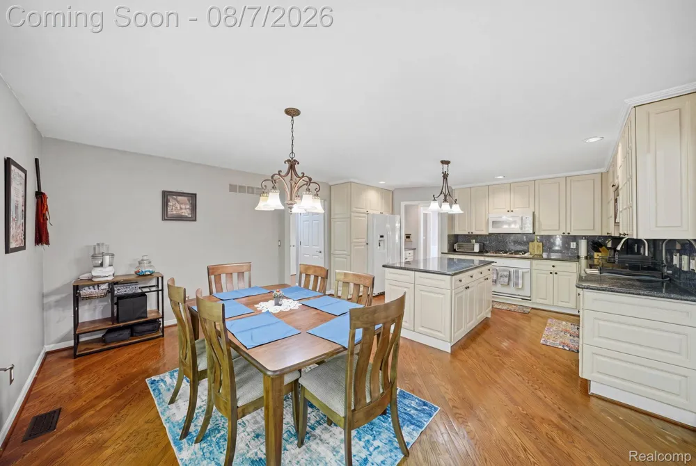 53134 Alyssa Court Shelby Charter Township, MI 48315