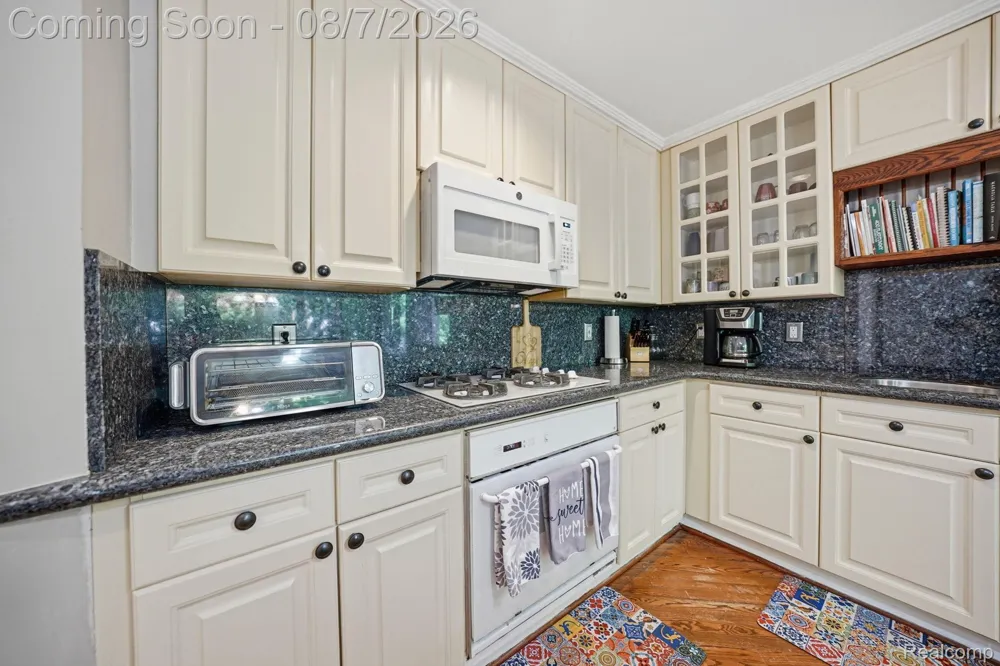 53134 Alyssa Court Shelby Charter Township, MI 48315