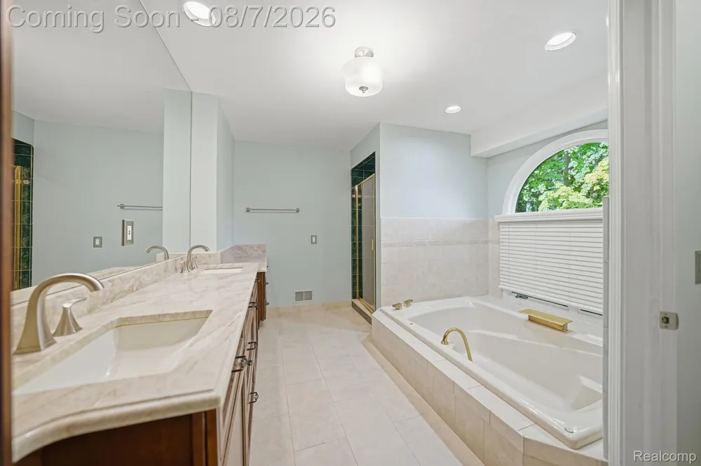 53134 Alyssa Court Shelby Charter Township, MI 48315